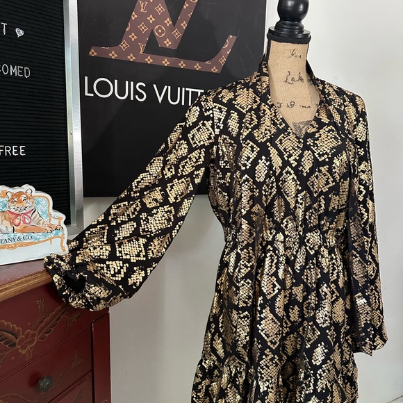 🆕Michael Kors Gold Dress - Picture 6 of 17